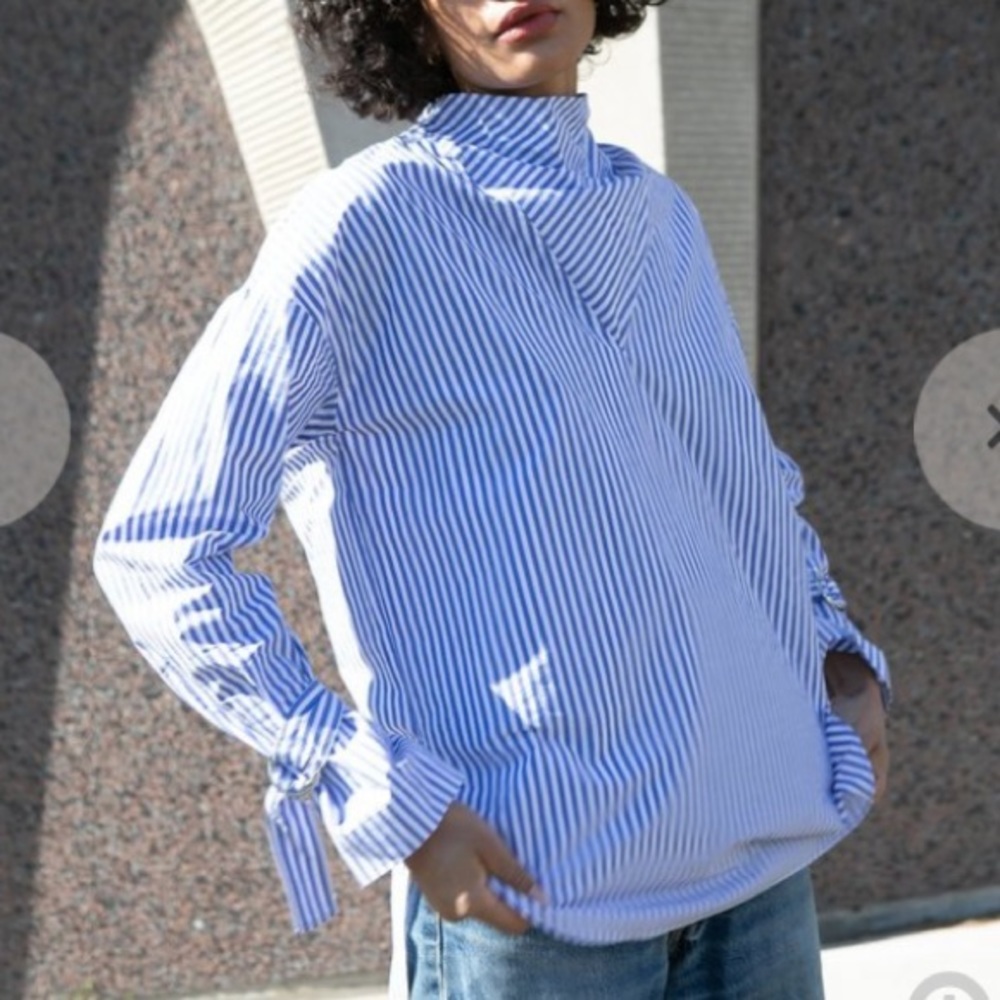 Nomia Striped Blue White Cowlneck Shirt Size M